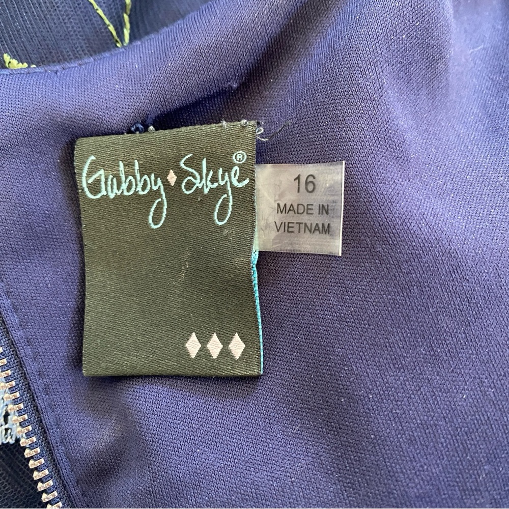 Gabby Skye Navy and Green Floral Midi Dress - Picture 8 of 10